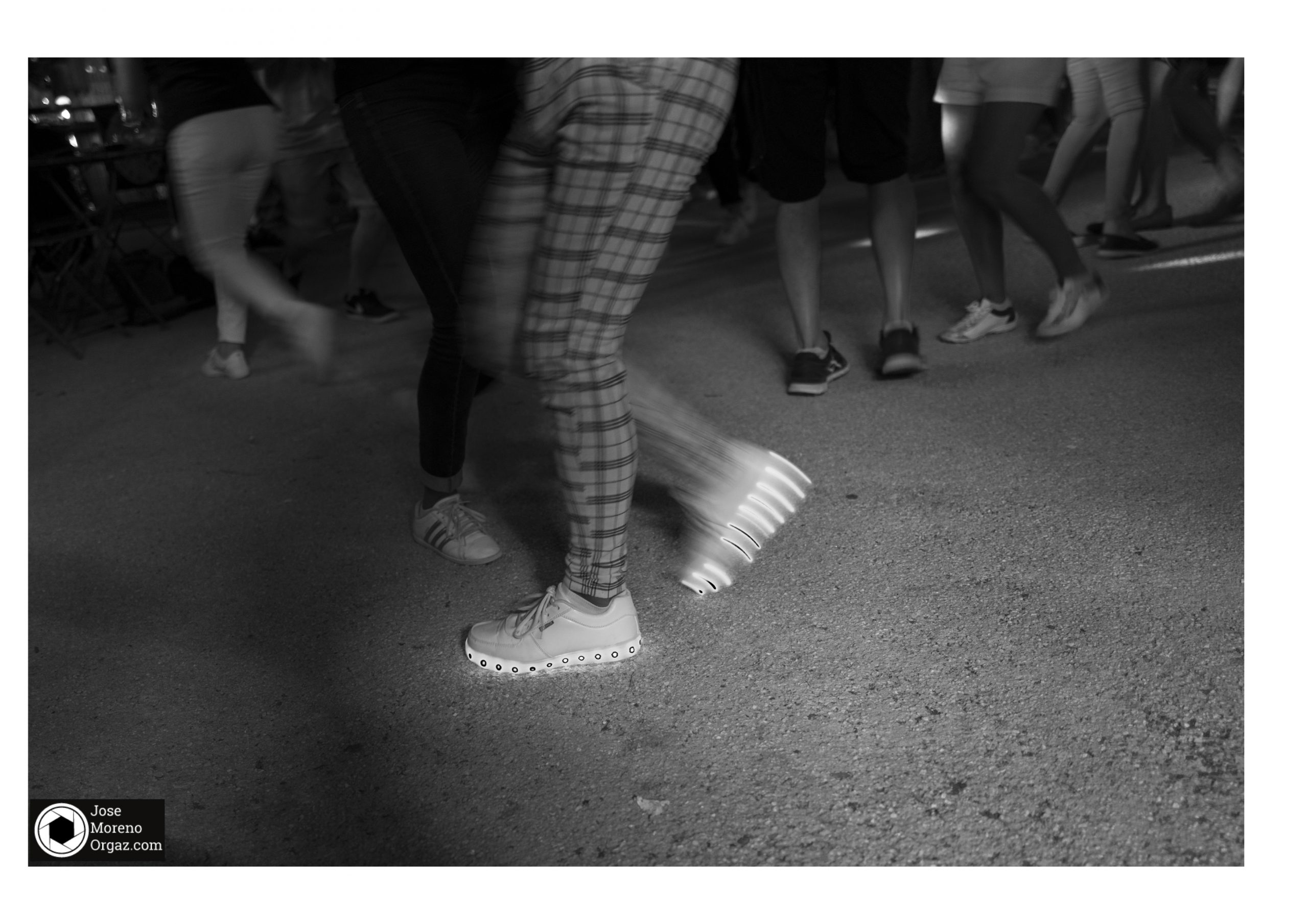 Je suis resté un long moment à regarder les danseurs de salsa lors de ma halte à Bayonne cet été.